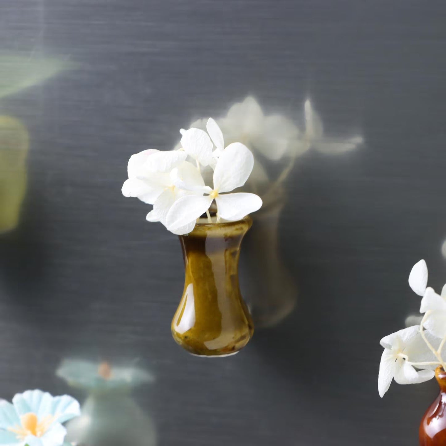 Mini Magnetic Flower Vase Set